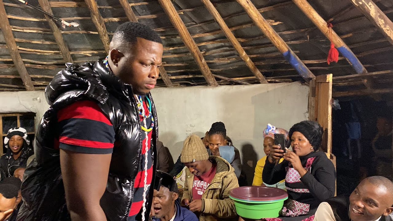 Mthakashana evumisa amatshitshi ezomqoma