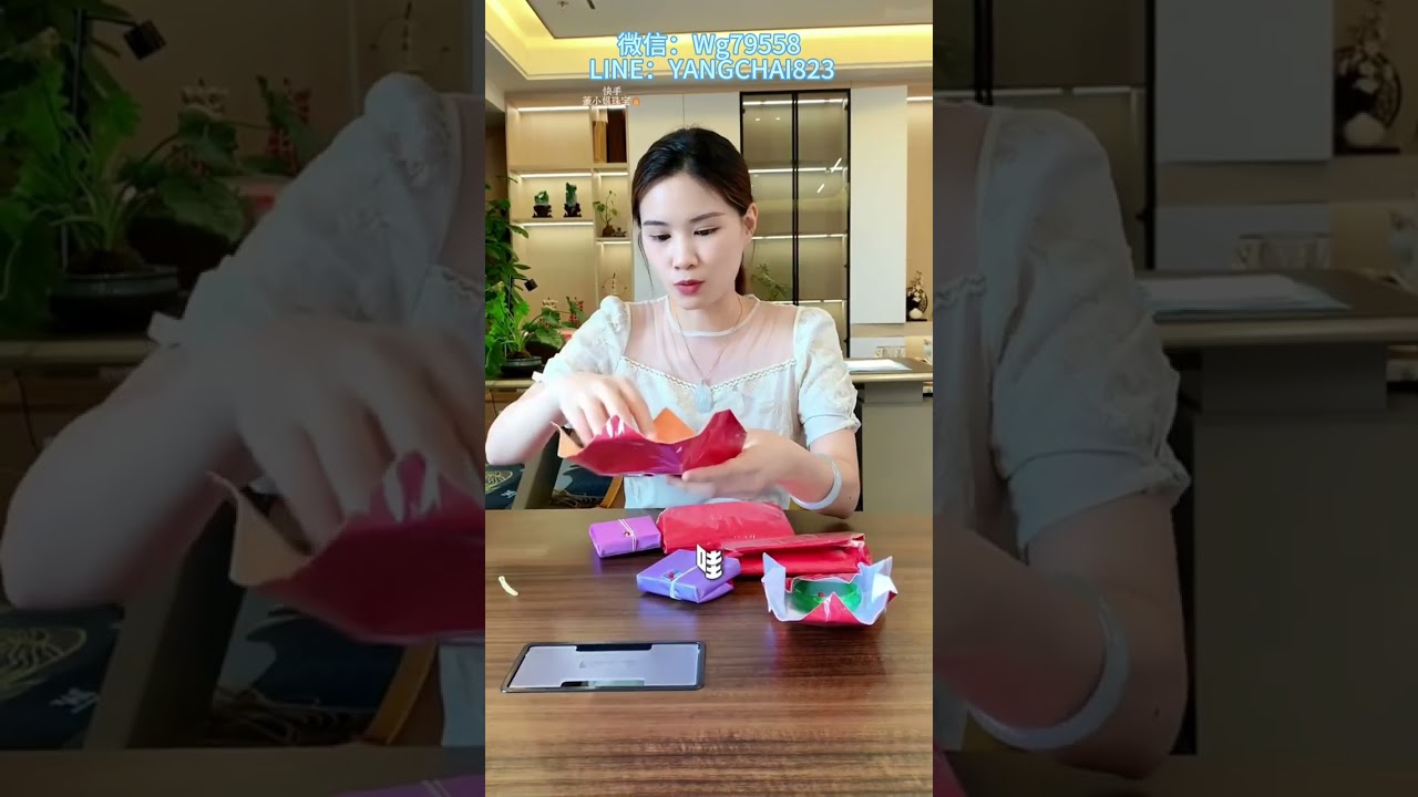 (1)拍賣會上也未必能到的高端翡翠Q，真正的東方韻味，你最中意哪一條呢? #翡翠手鐲 #高端翡翠#翡翠