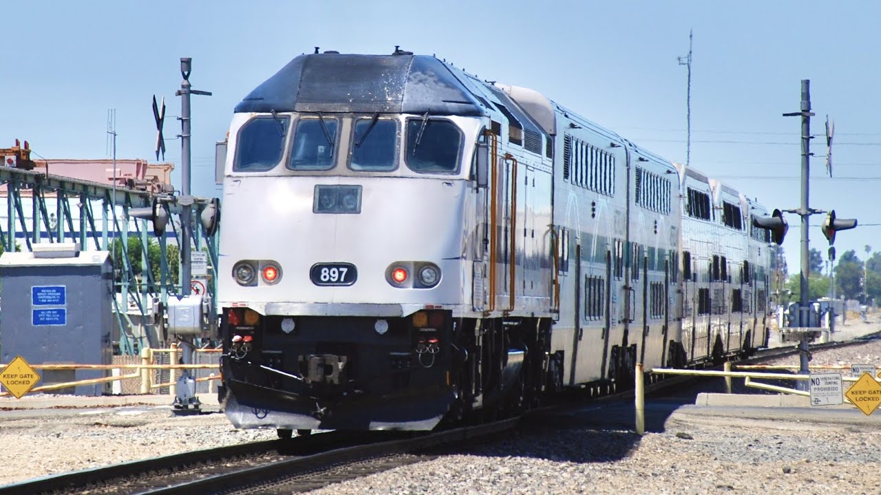 Railfanning Rialto, CA Metrolink Station 8/7/2022
