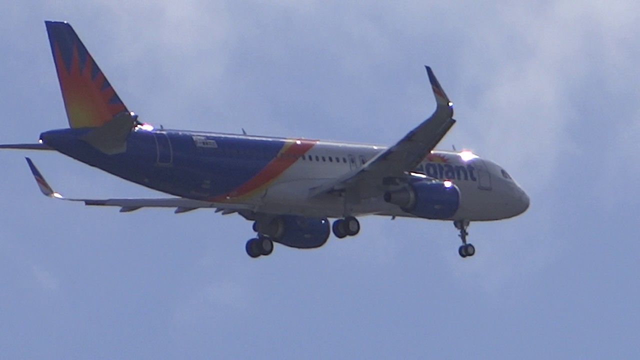 Allegiant Air Airbus A320 Sharklets N246NV Landing approach Hamburg Finkenwerder