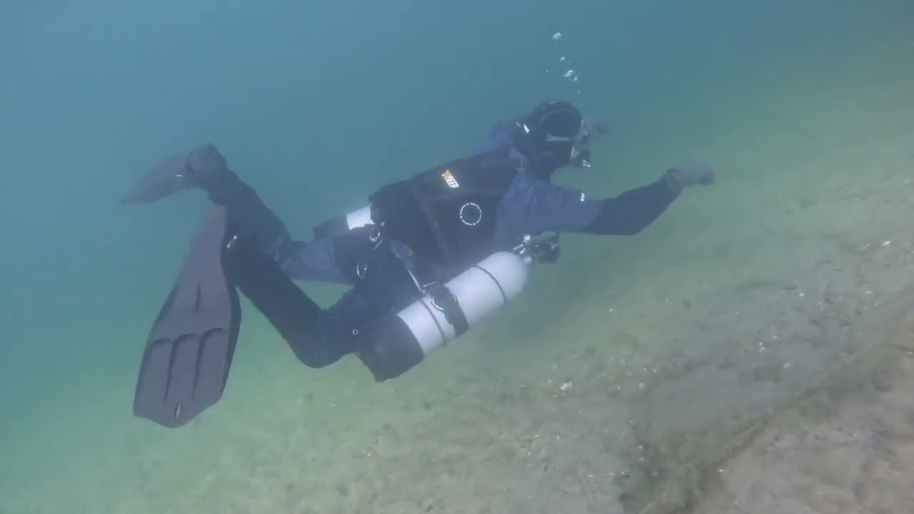 Tauchgang im Fühlinger See vom Blackfoot Beach aus bei sehr guter Sicht