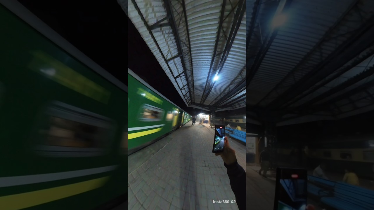 Green line the most premium train of Pakistan #pakraillive #railway #pakrailz #train