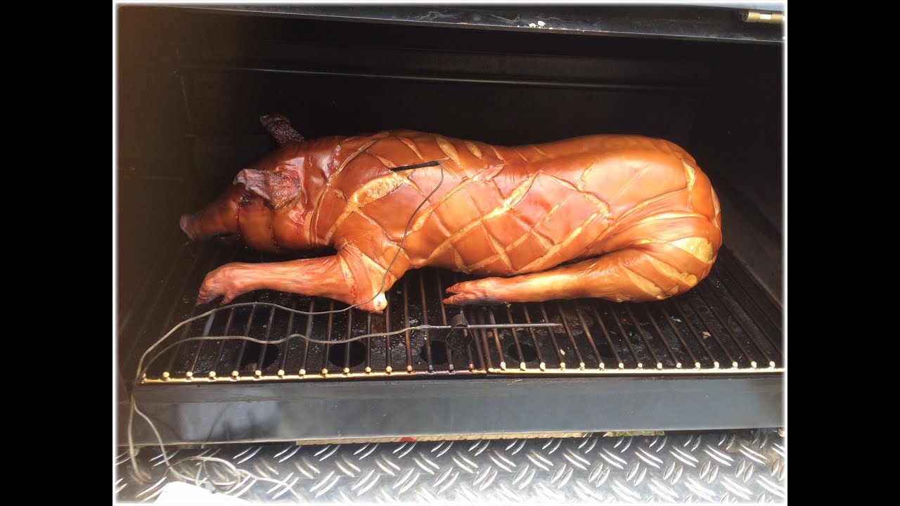 Spanferkel auf dem Smoker grillen --- Klaus grillt
