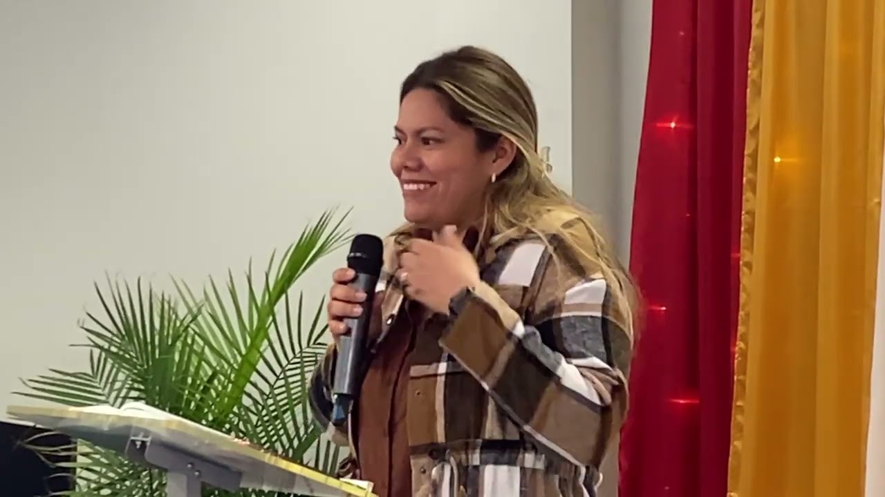 TEMA: CONFORMADOS O TRANSFORMADOS PREDICADORA: MAGALI DOINAUE. MINISTERIOS EMMANUEL YADKINVILLE 