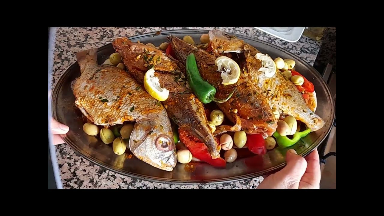 لاطة السمك في الفرن بالخضر