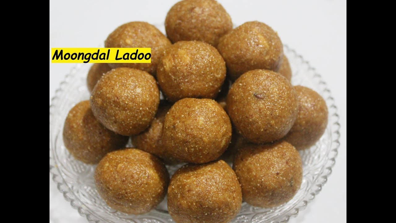 इस दिवाली में बनाइये स्वादिष्ट मूंगदाल  लडडू /Tasty and healthy Moongdal ladoo/ recipe in hindi