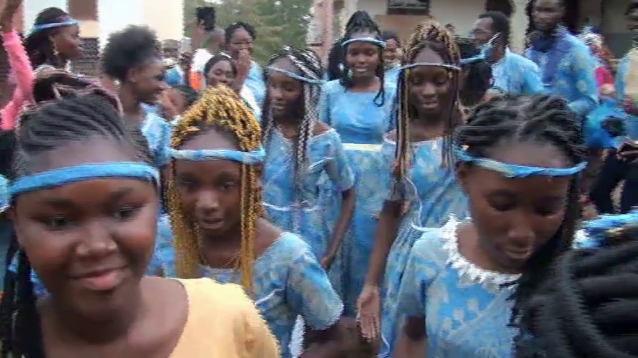 Mariage coutumier, arrivée du marié. Moanda(Gabon), Lipata Ya Kembo, Moïse Mbiye.