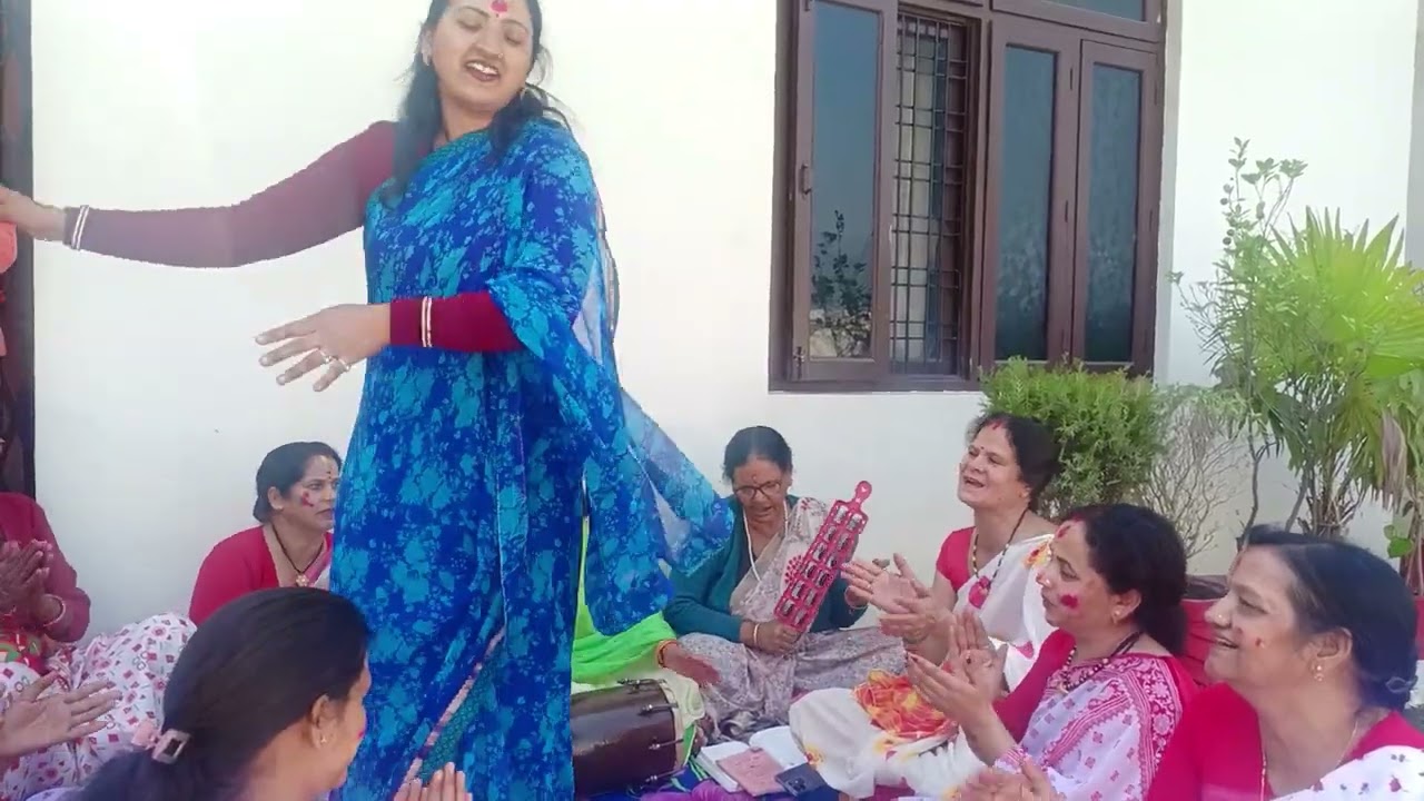 ओ सासूजी हमें ताना न मारो 😄💃 होली हैं 🎉#Happy holi#song #geet #dance #मजेदार डांस #💃