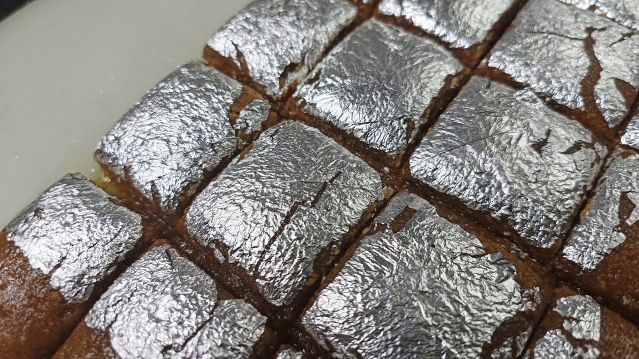 Mohanthal Sweet Halwai Style / Gujarati Traditional sweet / Besan barfi Diwali special