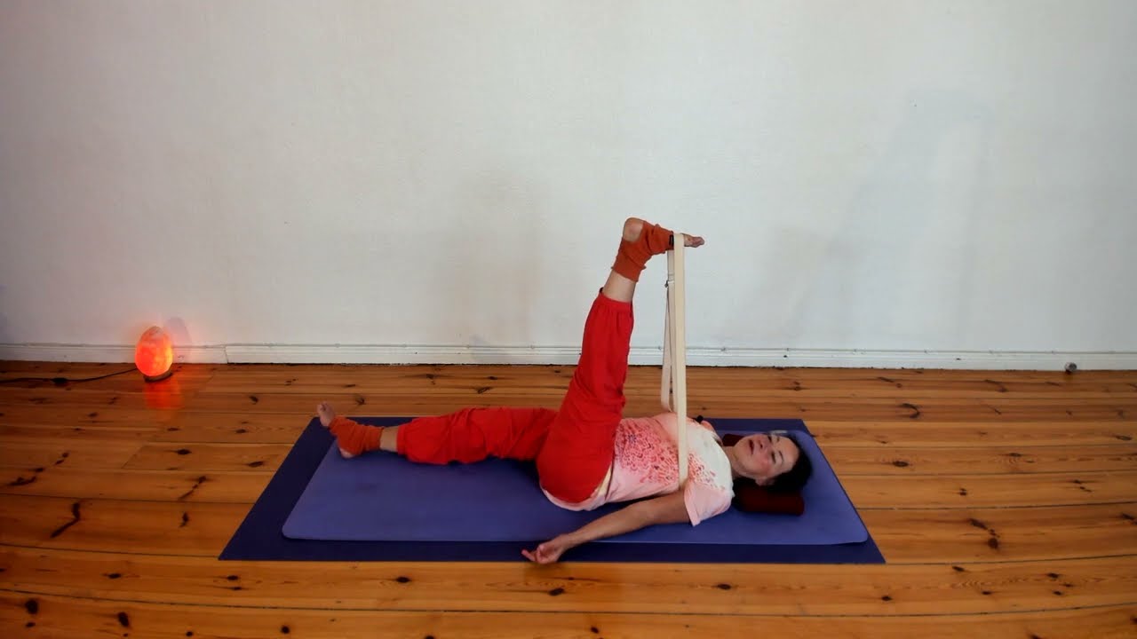 TriYoga Flows Leg Stretch Urvasi Leone, Dehnung Beinrückseite,