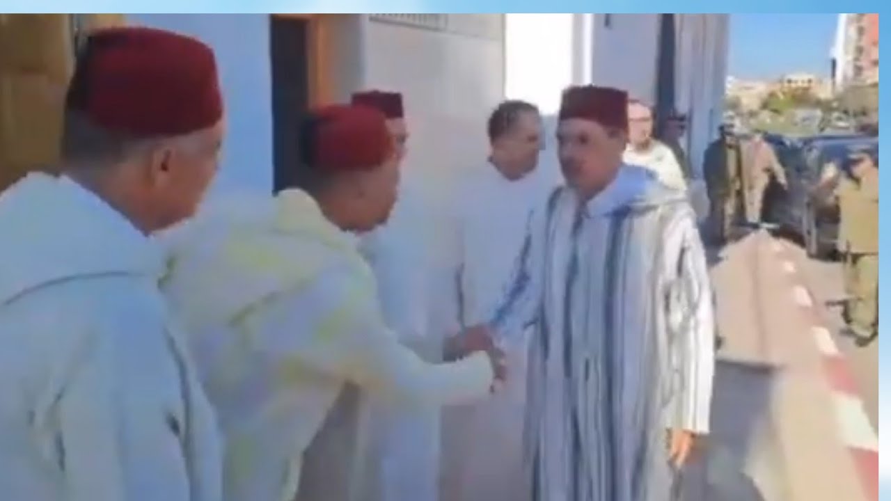 مباشرة من سطات عامل الاقليم إبراهيم أبوزيد يشرف على تدشين مسجدالمحكمةتم إعادة بناءه ويؤدي صلاة فيه
