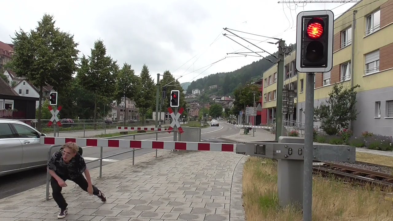 Bahnübergang Bad Wildbad/ Spoorwegovergang/ Passage a niveau/ Level Crossing