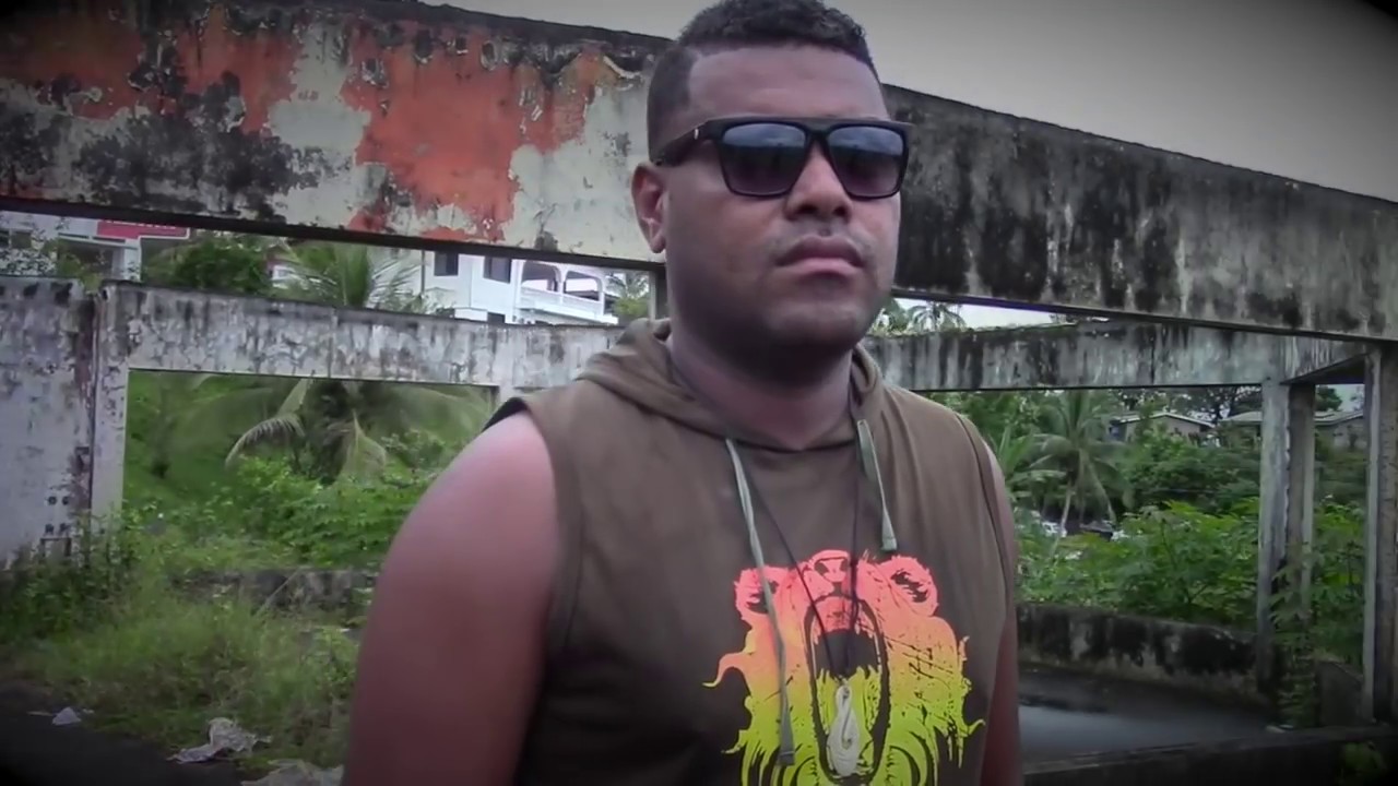 Suliasi Uluilakeba - Na Vakanananu (Official Music Video)