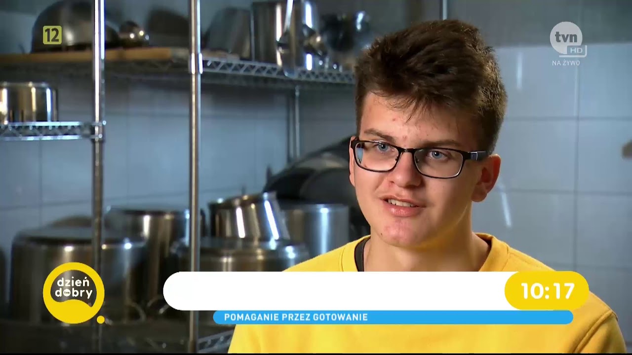 Nastolatkowie z problemami gotują dla bezdomnych. 