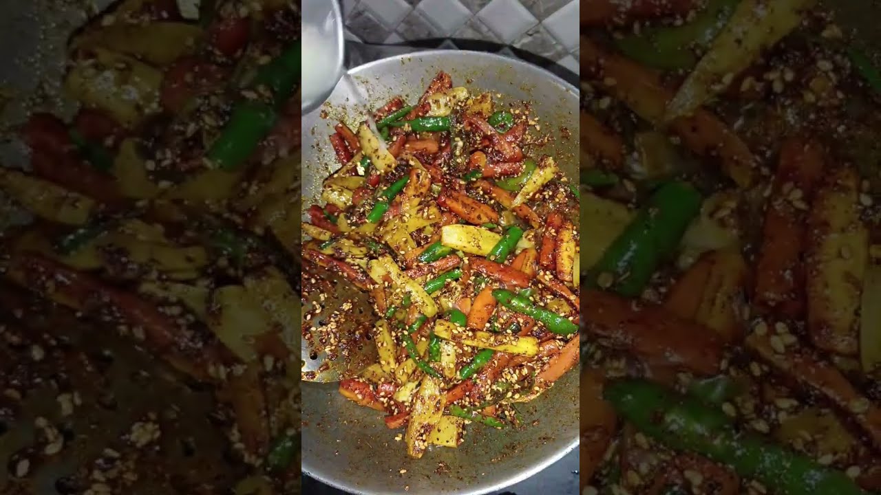 10 मिनट में मूली गाजर का चटपटा अचार 😋 | झटपट अचार रेसिपी #food #recipe #cooking #youtubevideo 