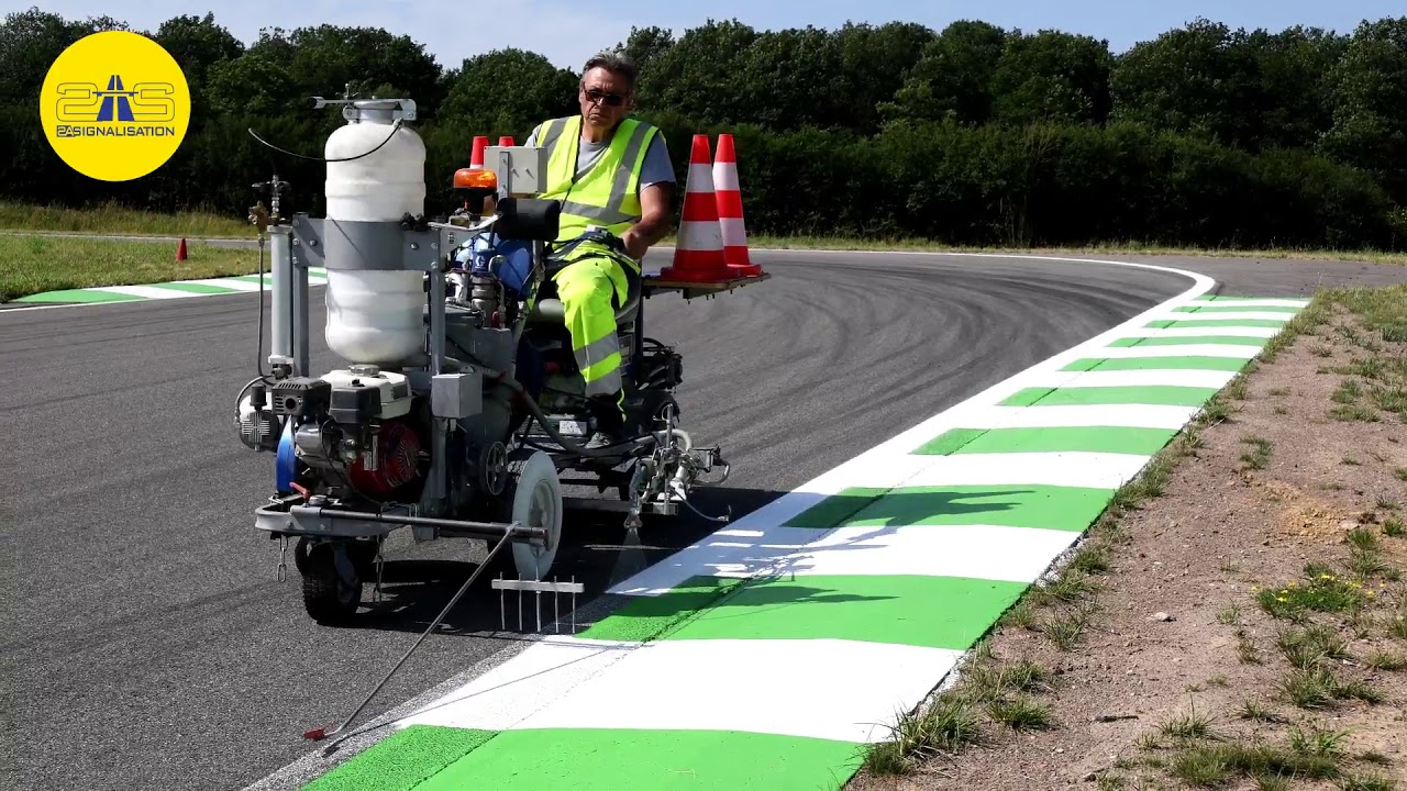 Marquage au sol de la piste de course Vaison par 2ASignalisation