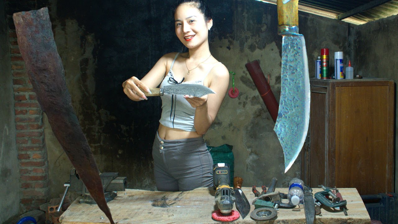 Forging Girl Restores a Farmer’s Rusty Knife into a Sharp Handmade Blade