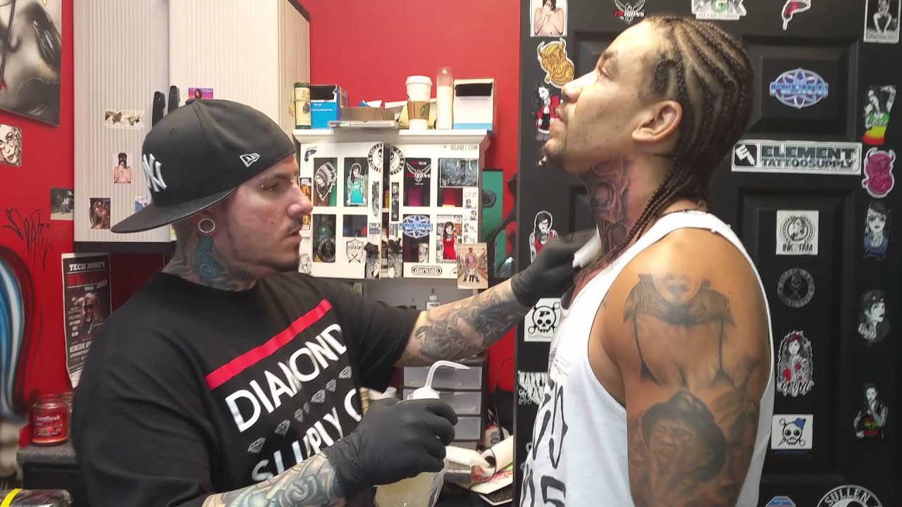 😮 Famous Rapper Falls Asleep 💤 While Getting Throat Tattoo!- Twisted Insane & Shadowink