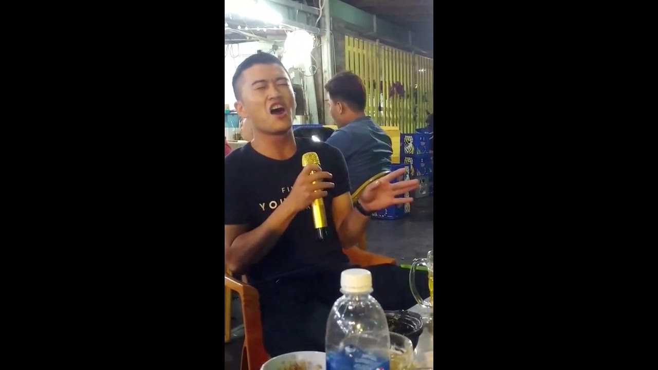 Gửi ngàn lời yêu - Tuấn Hưng. Bản cover trên bàn nhậu hay như bản gốc