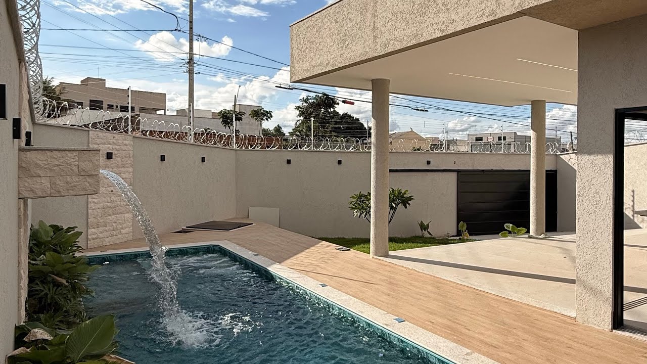CASA DE ESQUINA SOZINHA NO LOTE COM PISCINA 3 SUITES 1.180.000,00