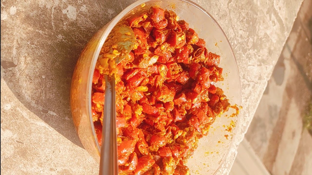 Delicious red chilli pickle recipe 🌶️🤤Mirchi ka aachar..