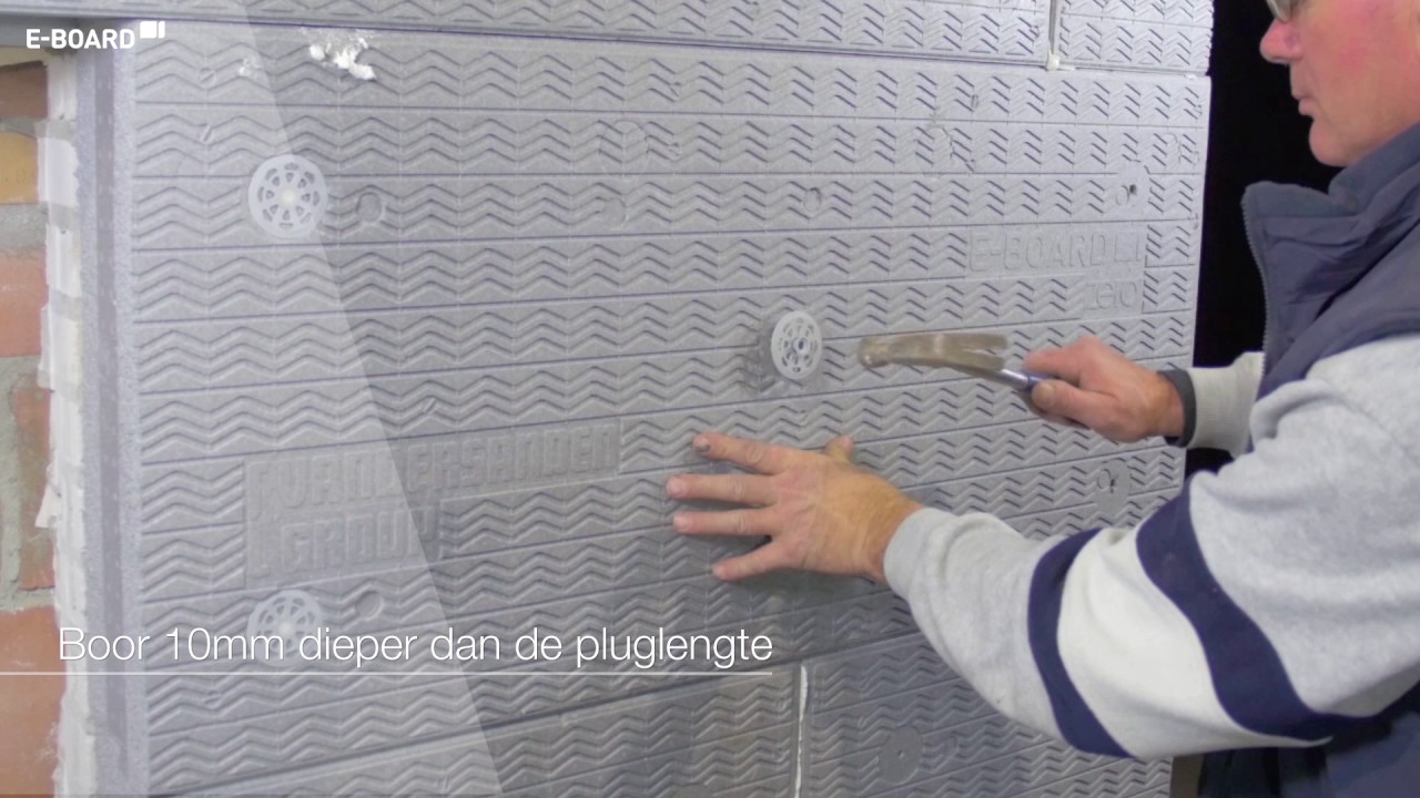 E-Board plaatsen | stap 5: De pluggen bevestigen