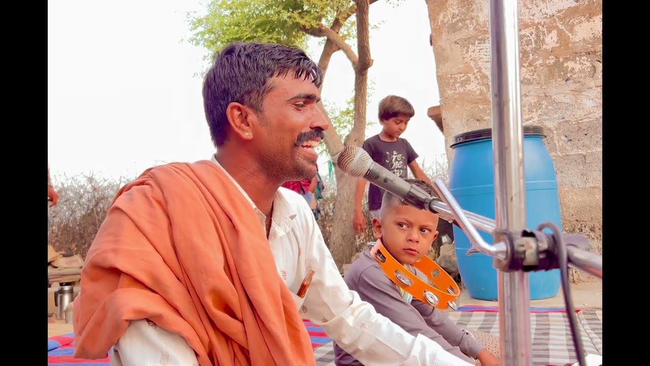 राधा रानी खोलो बाज़निया किवाड़ कोनुडो भीने बारने #bhajan #bhajn #bhakti 