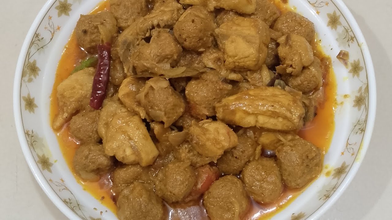 মুরগির মাংস দিয়ে সয়াবিনের বীজ রান্না 