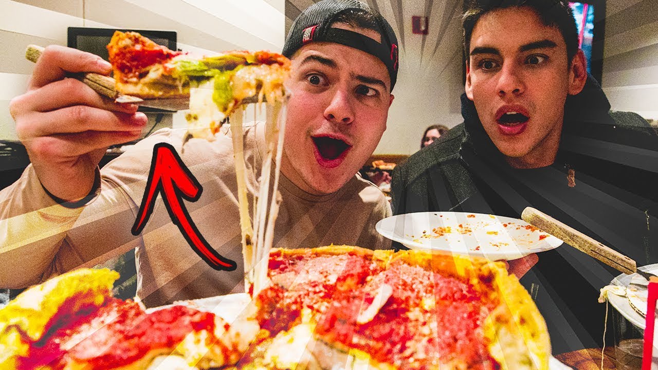 COMENDO A MAIOR PIZZA DO MUNDO NOS EUA 🇺🇸😱!!