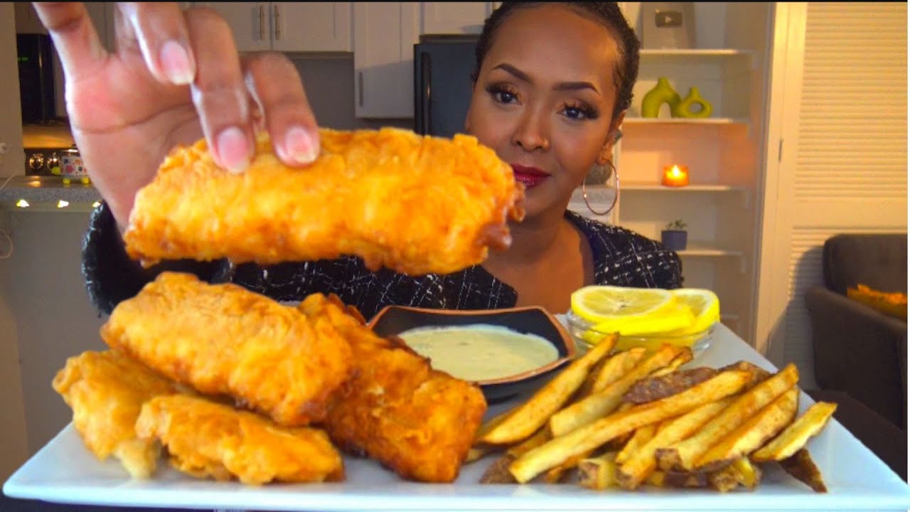 FISH & CHIPS ASMR * اكل سمك فيليه مقلي مع الفرايز
