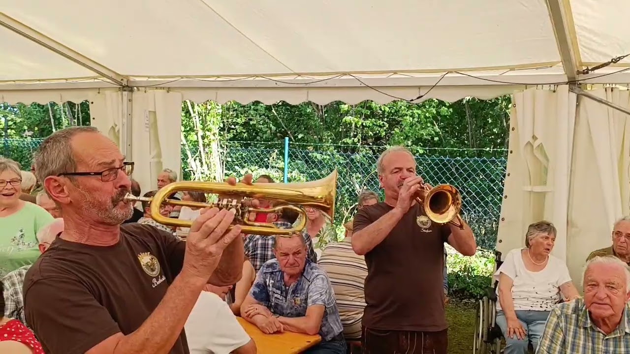 Mitten unter den Fans-Rucksackmusikanten-Wermerichshausen-29.06.25