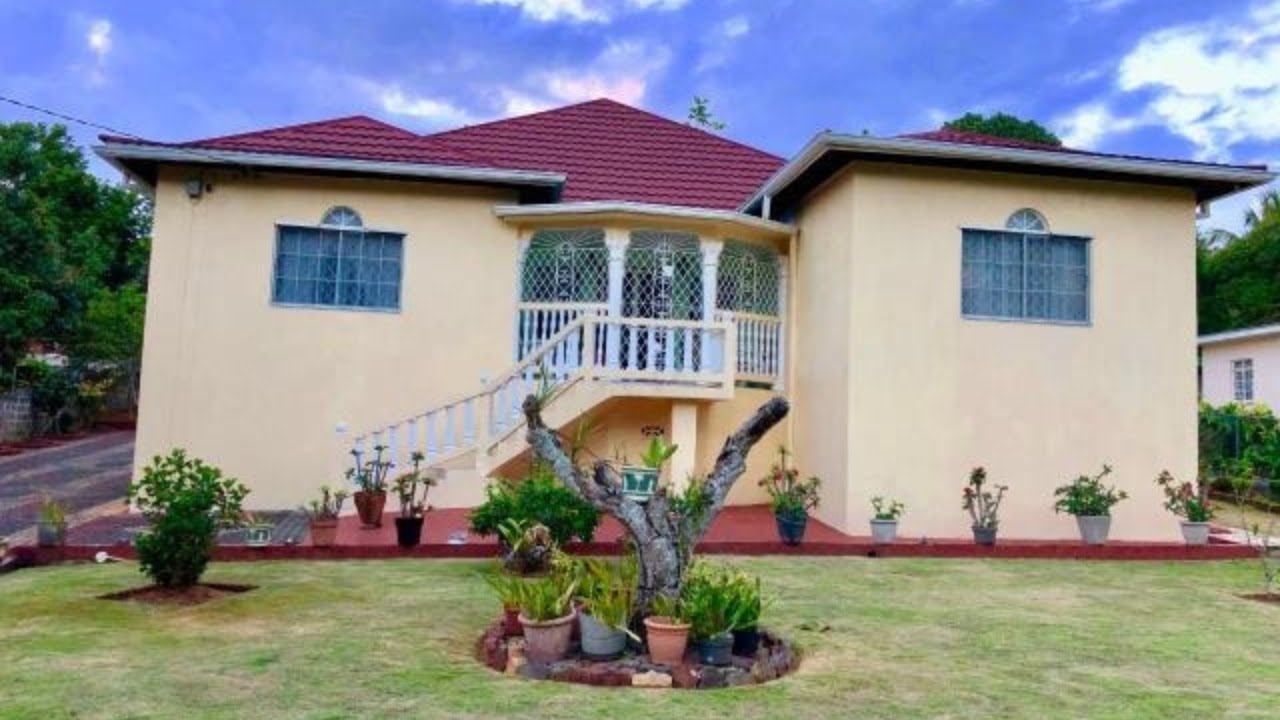 Charming 3 Bedrooms 2 Bathrooms House for sale on Jackson Drive, Mandeville, Jamaica