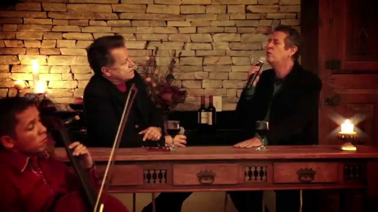 GUSTAVO VEIGA E JOÃO CAETANO - JANELAS REPETIDAS