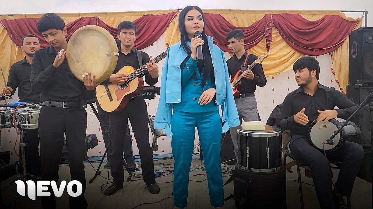 Nodirabegim Kenjayeva to'yda barabanchi sozandasi bilan xunuk harakatlar qilishdi
