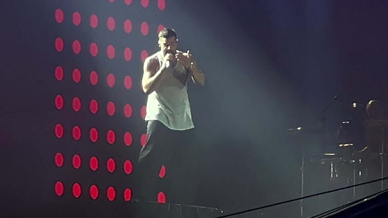 Ricky Martin - Livin’ la Vida Loca (live in Budapest, 2024)