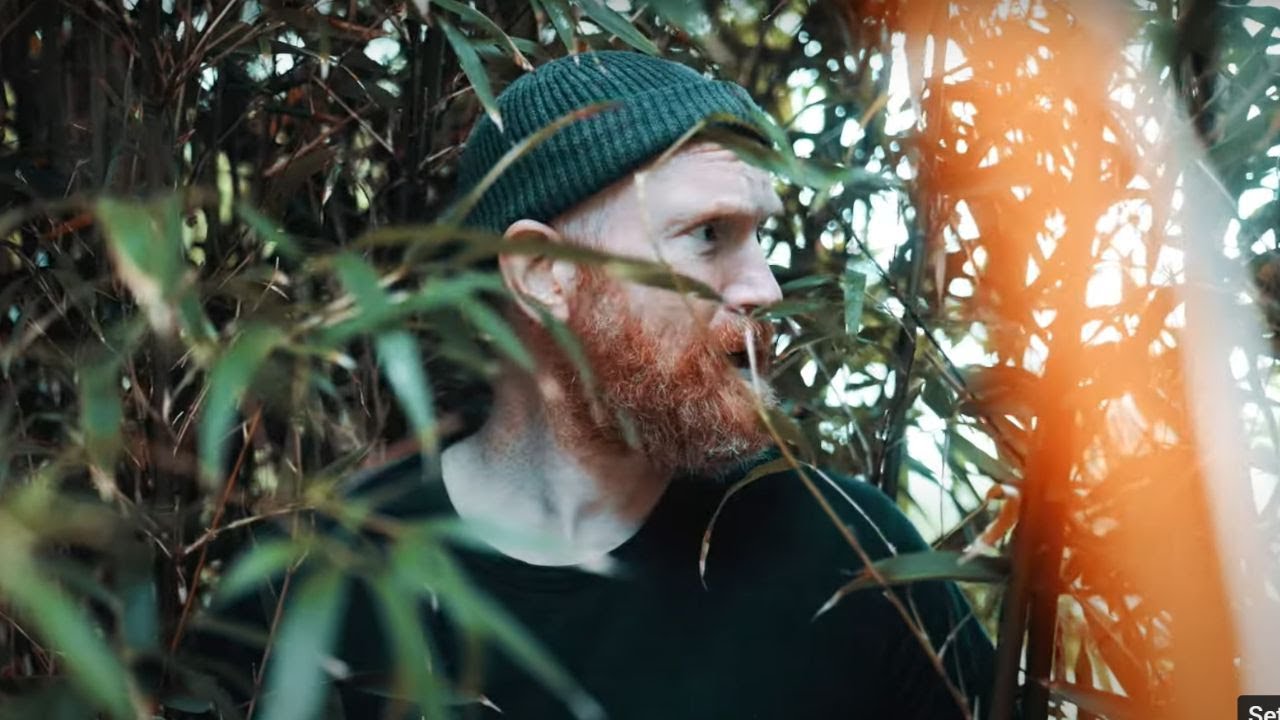 Newton Faulkner - Hunting Season feat Lissie, Los Bitchos (Official Visualiser)