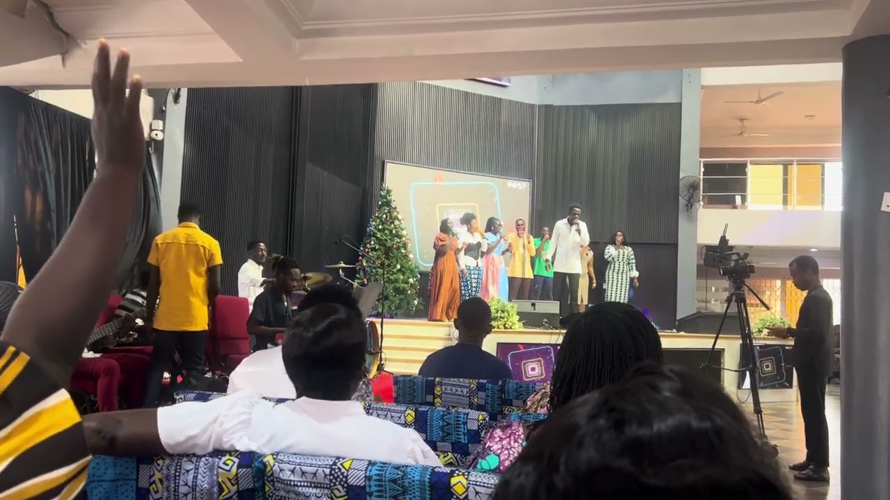 Romeo Viho ministering Nathaniel Bassey’s ESE at Peace Chapel International 