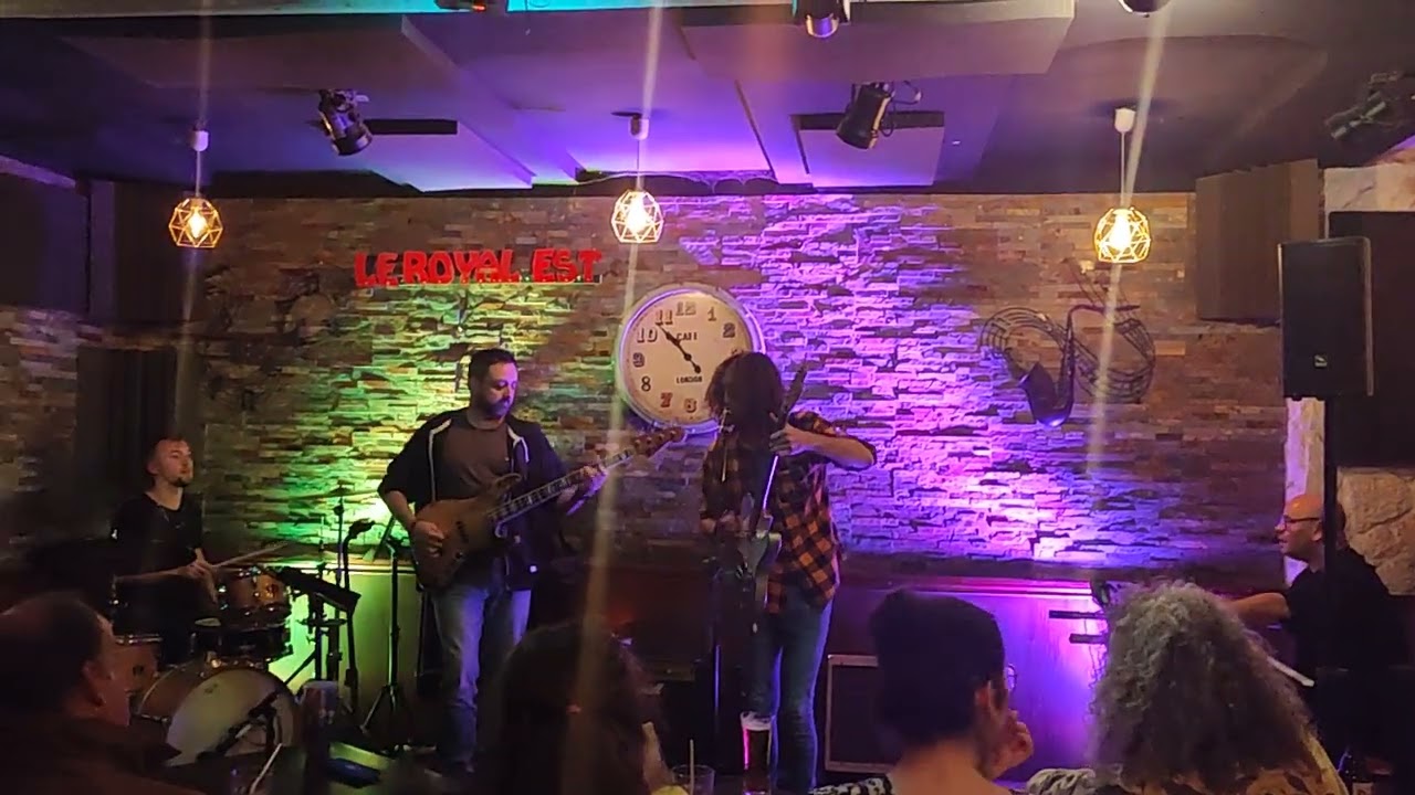 Instrumental rock par le Kabyle Yuba Sid (Youva Sid) au Royal Est, Paris - 03/09/2024 [concert]