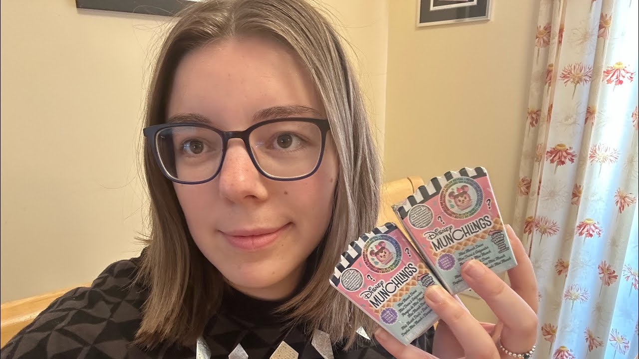 Vlogmas Day 19 | Disney Munchling Unboxing | Munchling Mini Munch