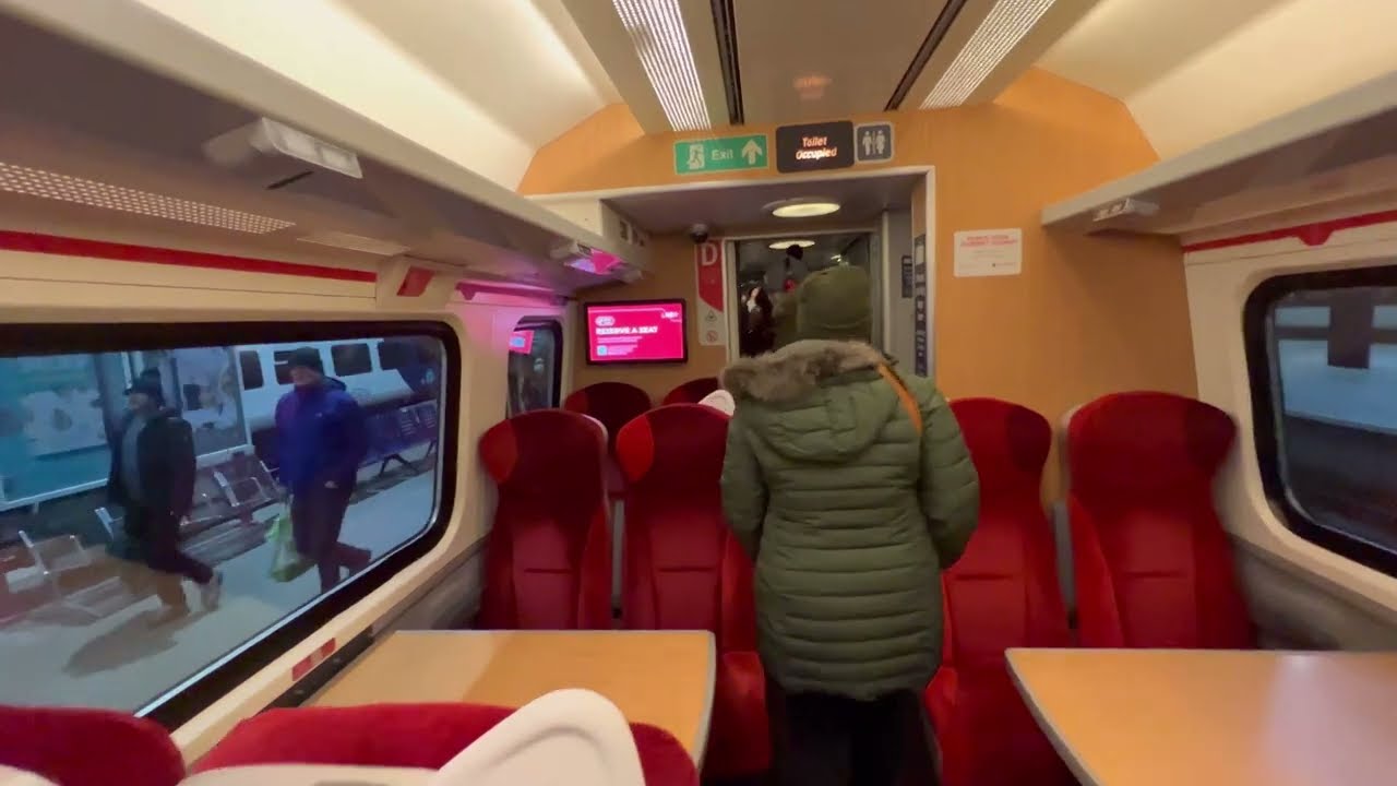 4k HDR 60fps Leeds City and Station Walk.
