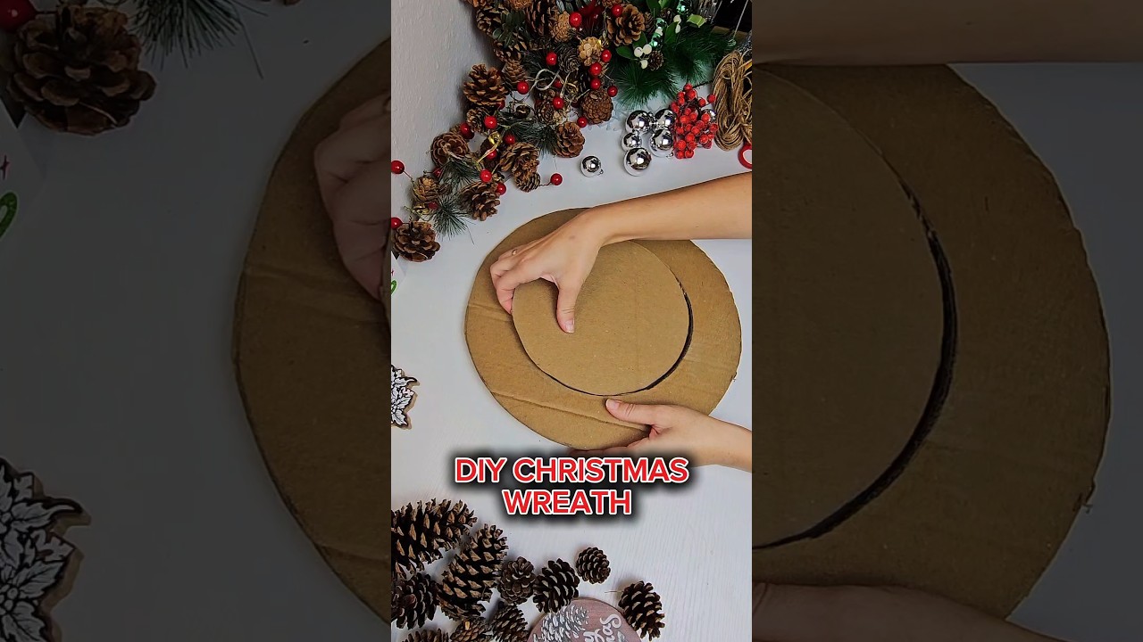 DIY CHRISTMAS wreath #christmas #diychristmas #wreathtutorial