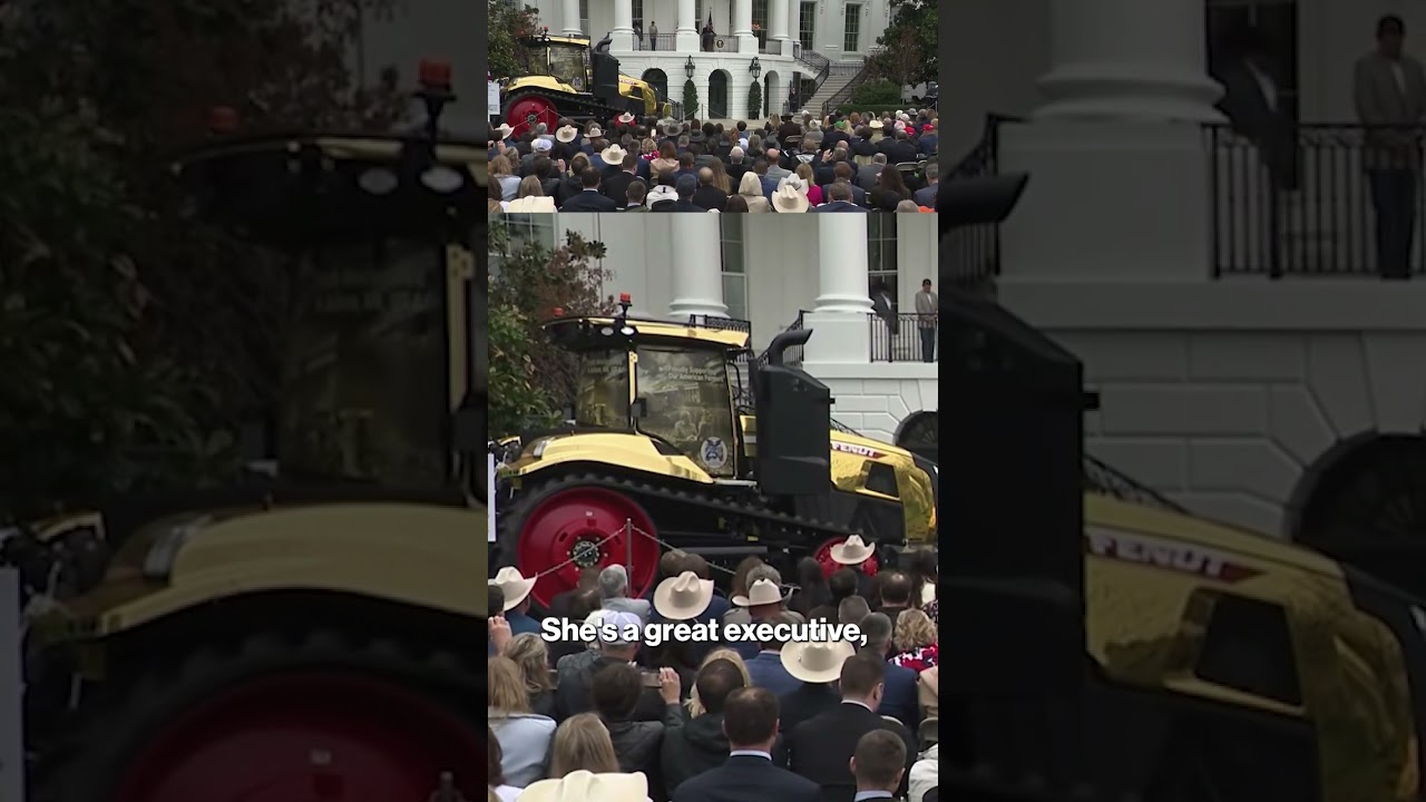 Смотрите момент, когда Трамп прерывает свою речь, чтобы полюбоваться новым золотым трактором #шорты