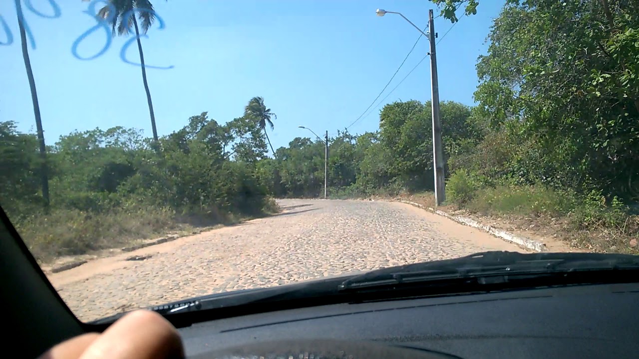 PREFEITURA DE AQUIRAZ, VAMOS AJEITAR ESSA PORCARIA DE ENTRADA DA PRAIA DO PRES&Iacute;DIO.