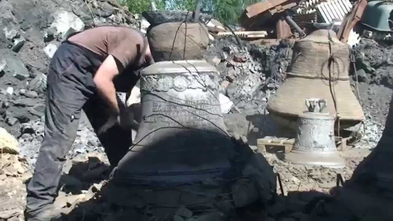 Niezwykly Swiat - Polska - Tak powstają dzwony !