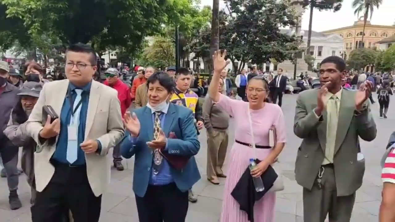 Inicio de Evangelismo con Oposición de las Autoridades en Plaza Grande de Quito - Ecuador 21/05/2023