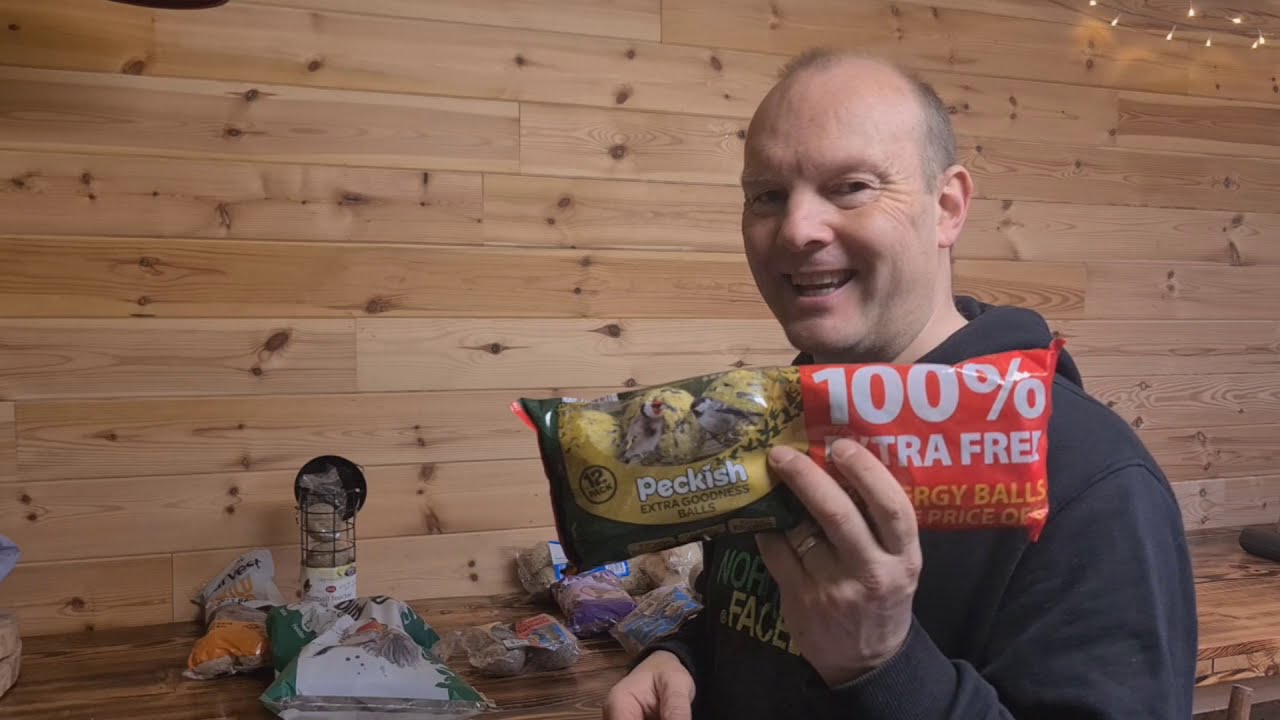 Bird Food Fat Ball Comparison in the UK