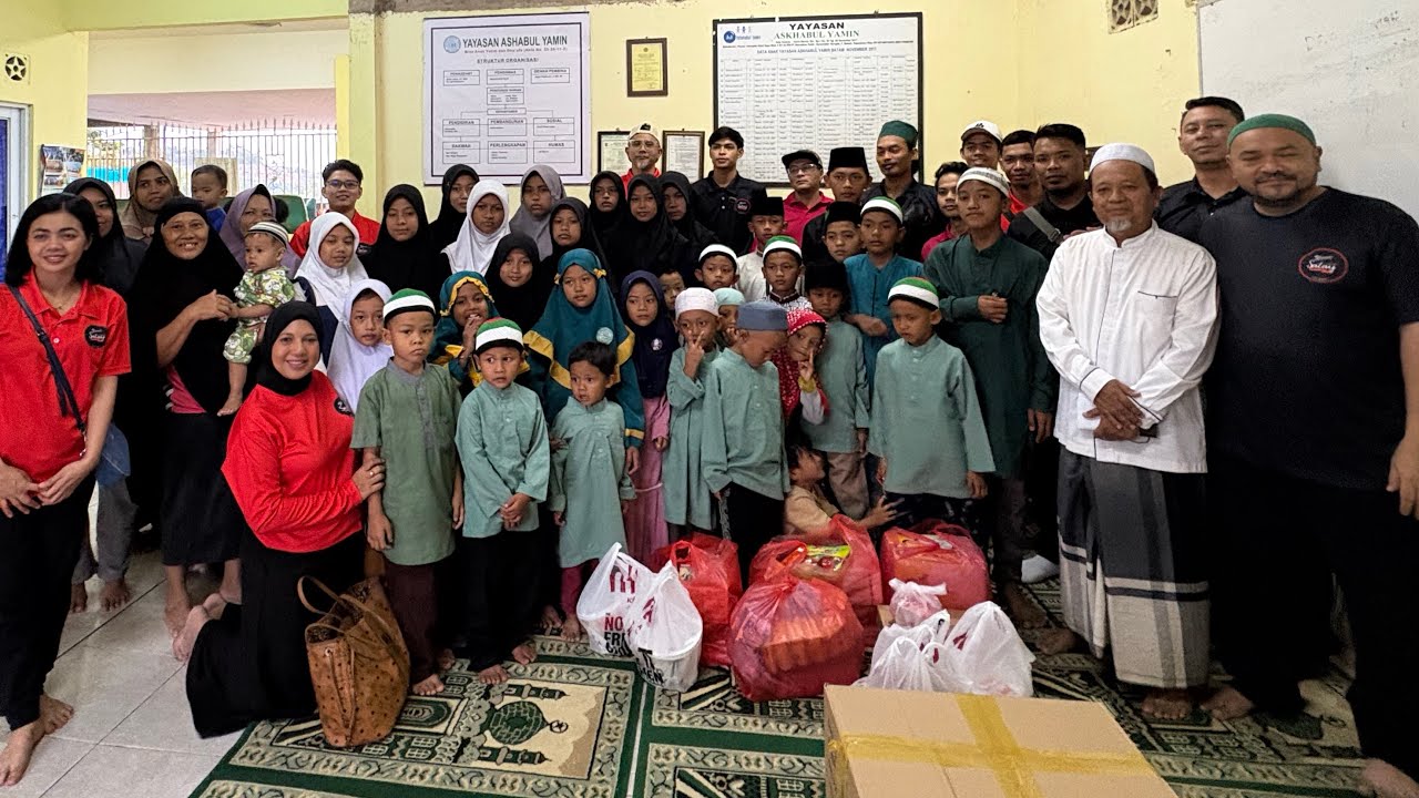 Warong Satay Abang Botak visits and donates to orphanage at Batam !!