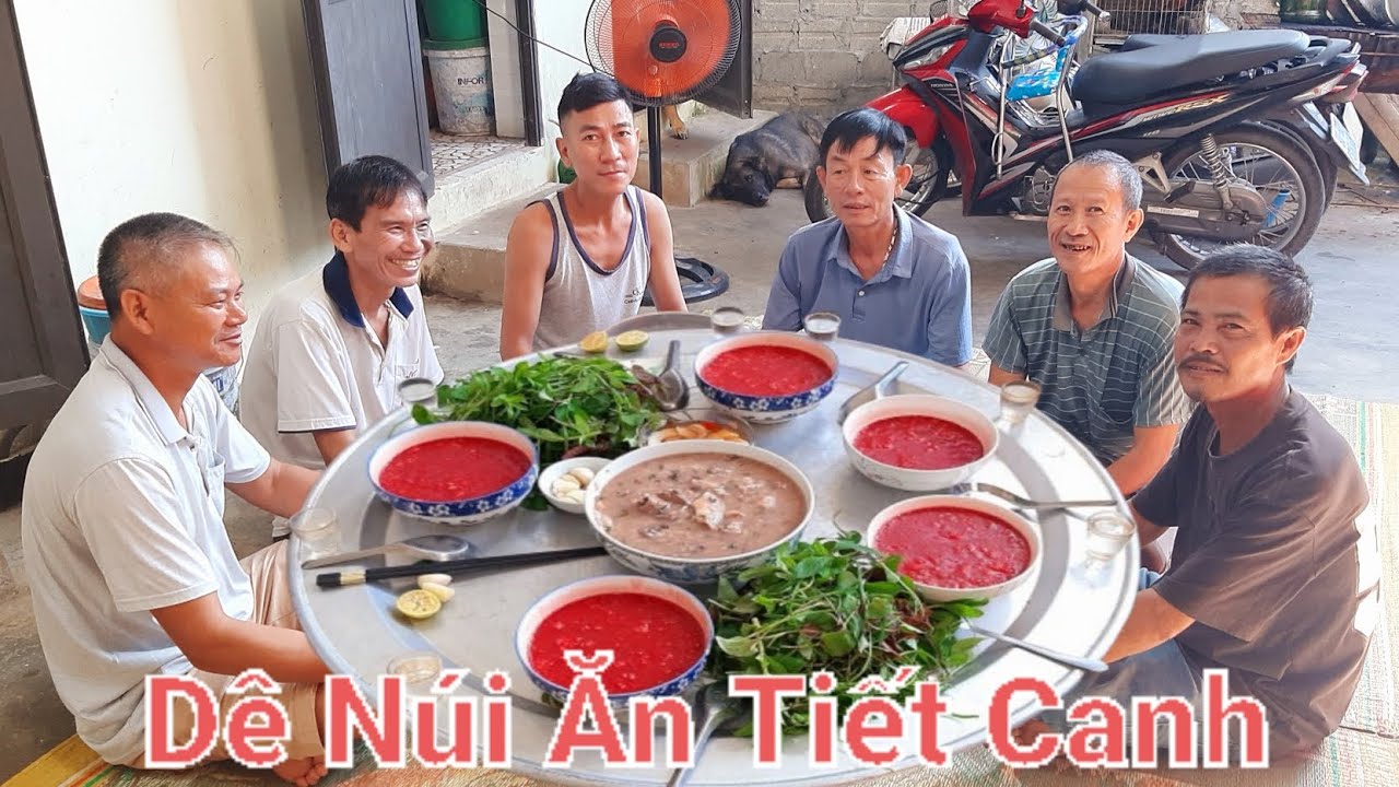 Ăn Cháo Lòng Tiết Canh Kiểu Này Mới Ngon | Nguyễn Ngọc Biển HN