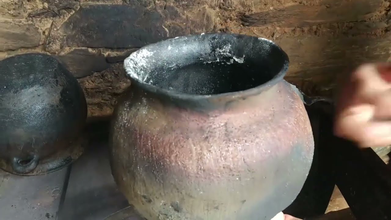 Así curo mis ollas de barro con olote y huevo, como me enseñó mi mamá desde que era pequeña
