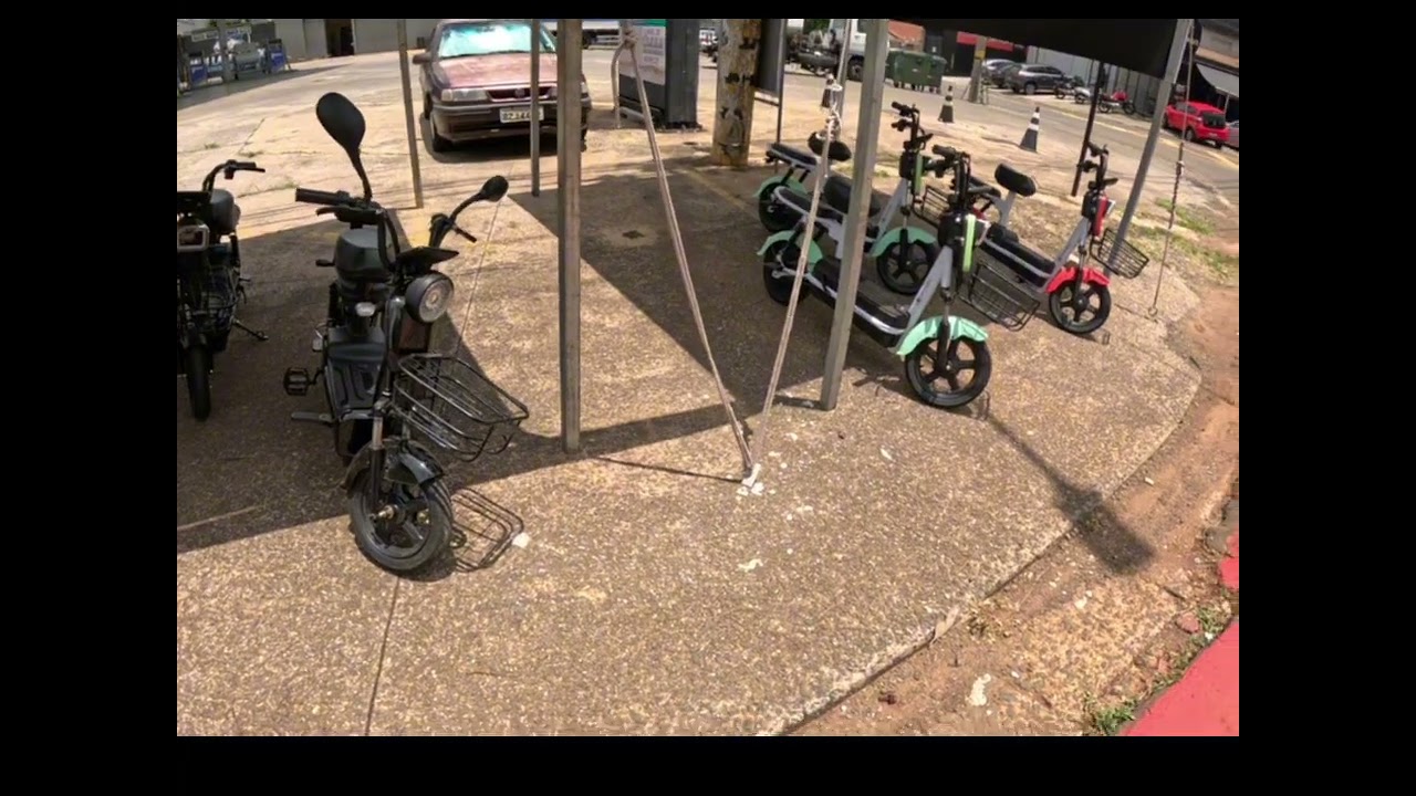 Rapaziada vamos ali comigo comprar uma marmita….